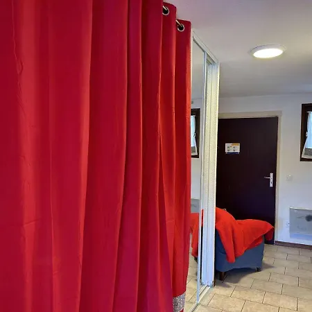 : Renove, Aux Pieds, 4 Pers., Parking Inclus, Animaux Acceptes - Fr-1-330d-135 Montgenevre