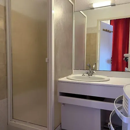 : Renove, Aux Pieds, 4 Pers., Parking Inclus, Animaux Acceptes - Fr-1-330d-135 *